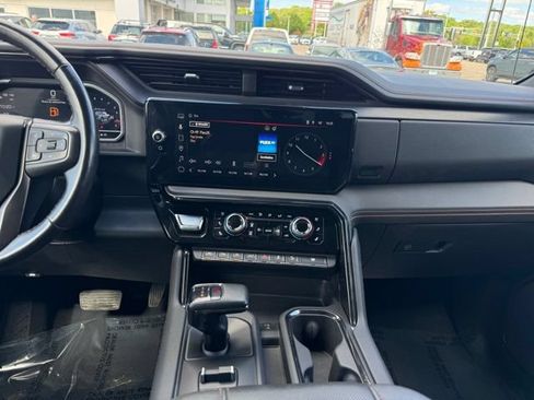 Certified 2023 GMC Sierra 1500 AT4 w/ AT4 Premium Package AWD/4WD image 2