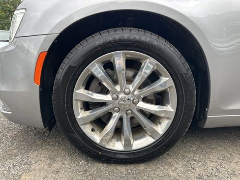 Used 2018 Chrysler 300 Limited w/ Safetytec Plus Group image 14