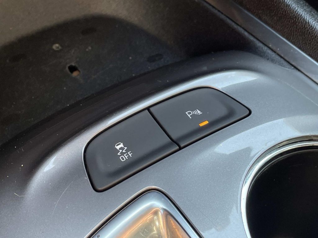 Used 2025 Chevrolet Malibu LT FWD image 30
