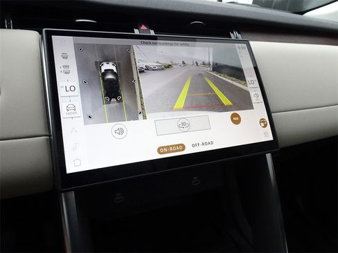 Used 2024 Land Rover Discovery Sport S image 18