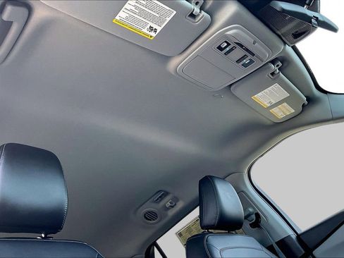 Certified 2022 Ford Explorer XLT w/ Equipment Group 202A image 22