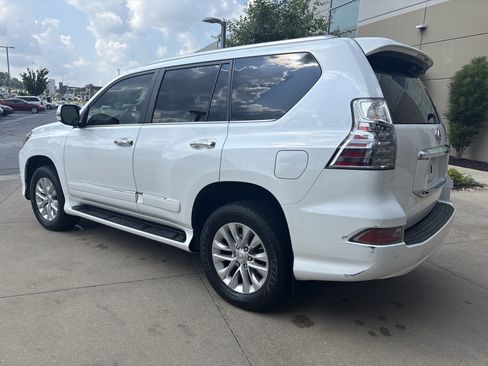 Used 2015 Lexus GX 460 w/ Premium Package AWD/4WD image 8