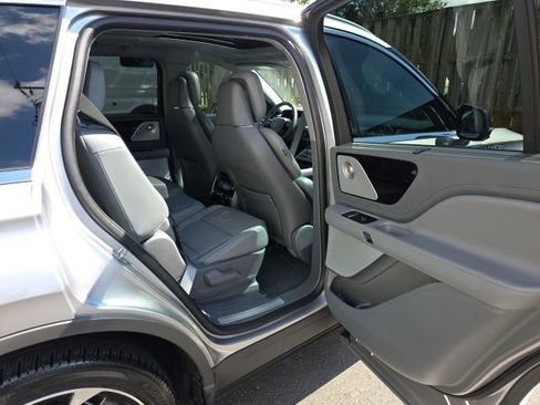 Used 2021 Lincoln Aviator Reserve w/ Equipment Group 202A image 30