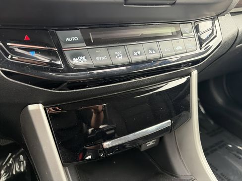Used 2017 Honda Accord EX image 23