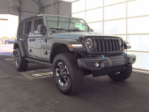 Used 2025 Jeep Wrangler Unlimited Rubicon 4xe w/ Convenience Group image 5