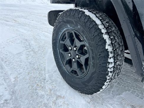 Used 2022 Jeep Gladiator Willys image 32