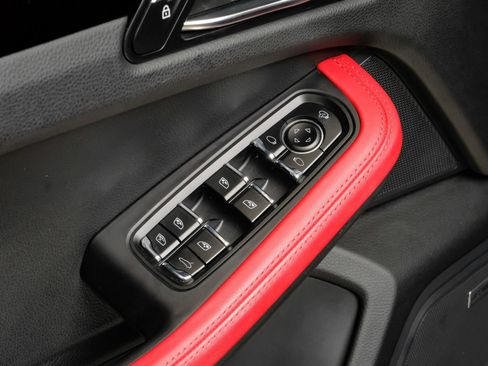 Used 2024 Porsche Macan w/ Premium Plus Package AWD/4WD image 46