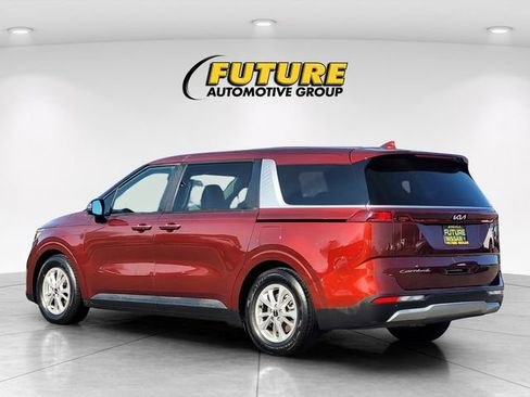 Used 2022 Kia Carnival LX image 7