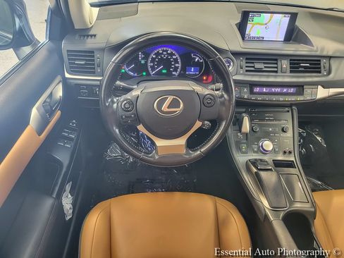 Used 2016 Lexus CT 200h w/ Navigation Package FWD image 13