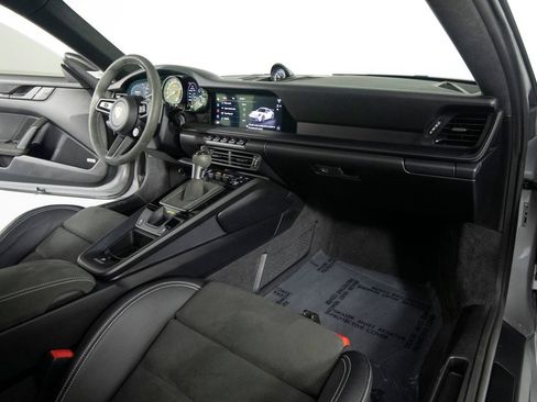 Certified 2022 Porsche 911 GT3 RWD image 35