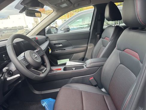 New 2026 Nissan Kicks SR w/ Cold Weather Package image 24