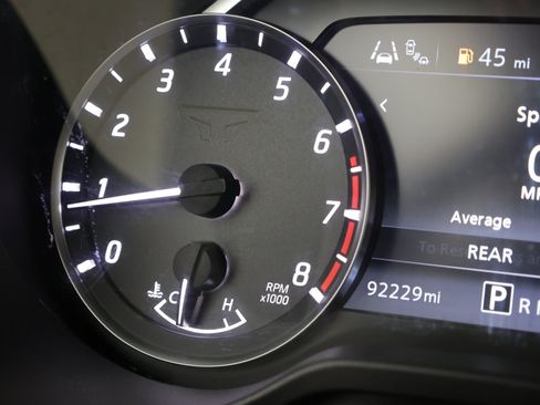 Used 2022 Nissan Titan SV RWD image 24