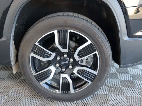Used 2021 GMC Acadia SLE w/ Driver Convenience Package FWD image 17