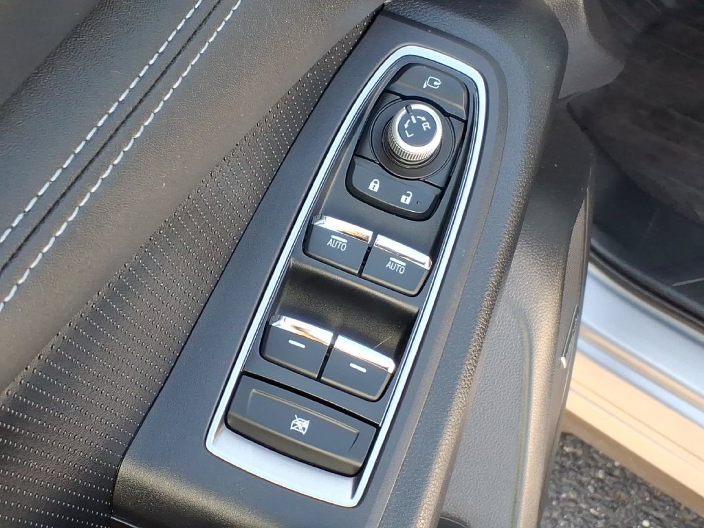 Used 2023 Subaru Ascent Limited w/ Technology Package AWD/4WD image 12