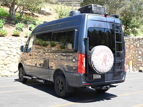 Used 2022 Mercedes-Benz Sprinter 2500 image 5