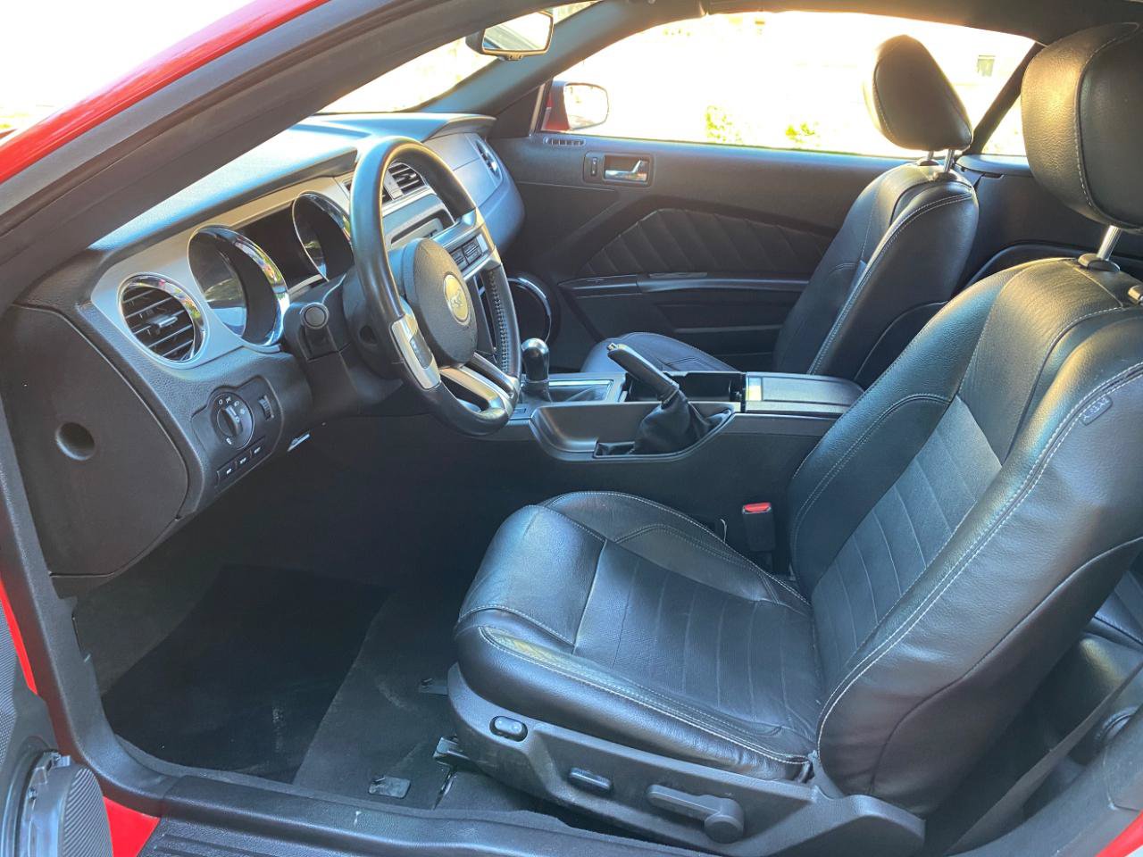 Used 2010 Ford Mustang GT RWD image 32