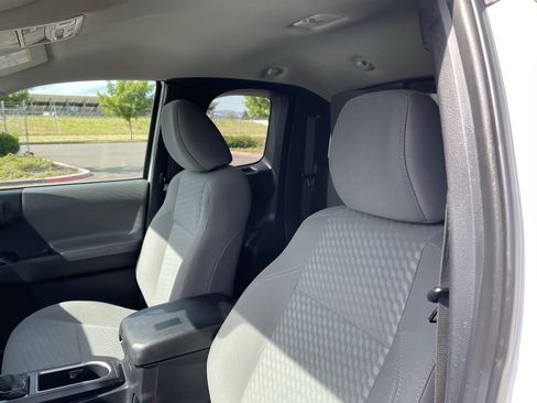 Used 2022 Toyota Tacoma SR RWD image 19