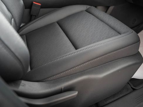 New 2026 Chevrolet Equinox LT w/ Convenience Package II image 35