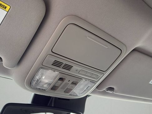 Used 2016 Honda Pilot Touring image 22