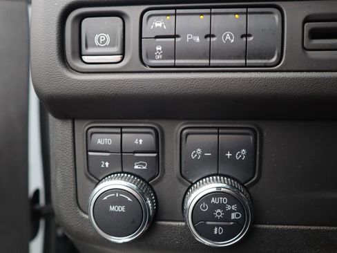 Used 2024 GMC Yukon XL SLT image 20