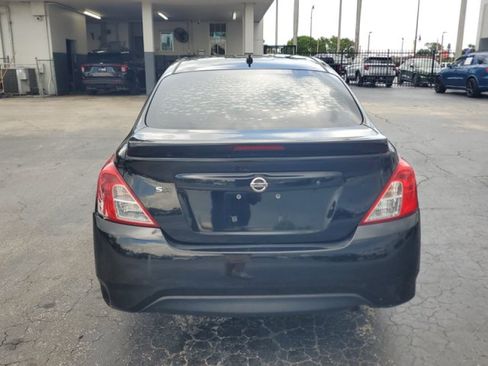 Used 2017 Nissan Versa SV FWD image 6