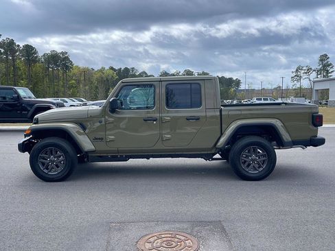 New 2026 Jeep Gladiator Sport image 4