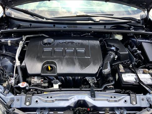Used 2018 Toyota Corolla LE FWD image 31