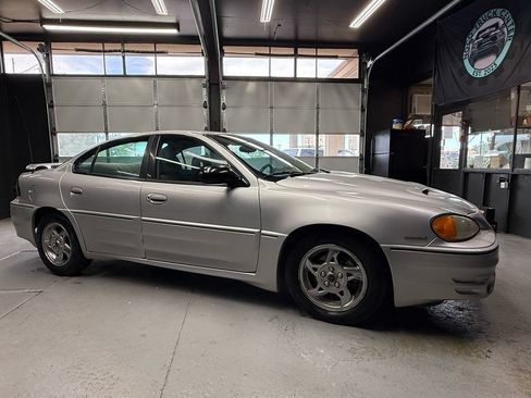 Used 2003 Pontiac Grand Am GT w/ SC/T Appearance Package FWD image 3