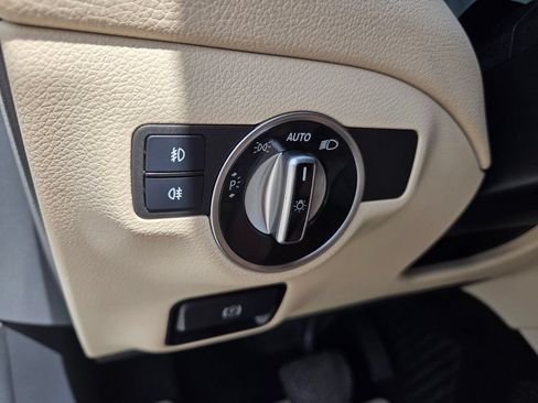 Used 2019 Mercedes-Benz GLA 250 w/ Premium Package image 24