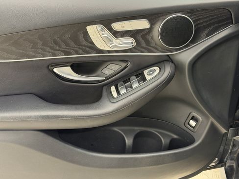 Used 2018 Mercedes-Benz GLC 300 4MATIC image 14