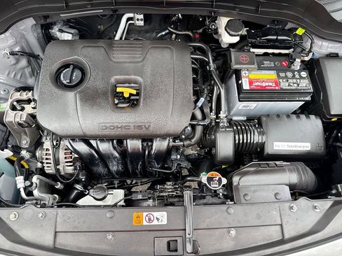 Used 2025 Kia Soul LX w/ LX Technology Package FWD image 17