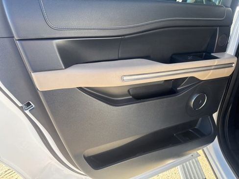 Used 2024 Ford Expedition Max Limited image 29