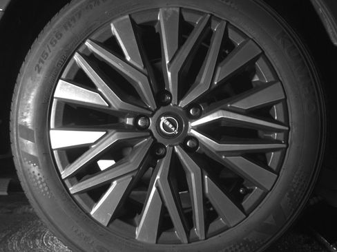 Used 2025 Nissan Altima 2.5 SV image 15