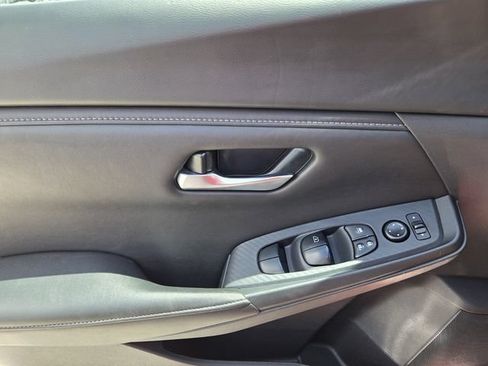 Used 2024 Nissan Sentra SV FWD image 20