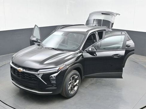 New 2026 Chevrolet Trax LT w/ LT Convenience Package FWD image 48
