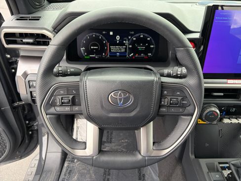 Certified 2026 Toyota 4Runner TRD Off-Road Premium AWD/4WD image 12