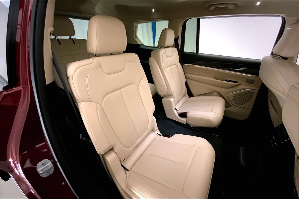 Used 2022 Jeep Grand Cherokee L Limited AWD/4WD image 15