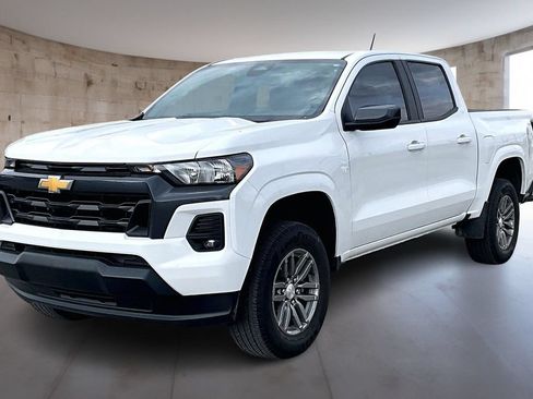 Used 2024 Chevrolet Colorado LT w/ LT Convenience Package RWD image 12