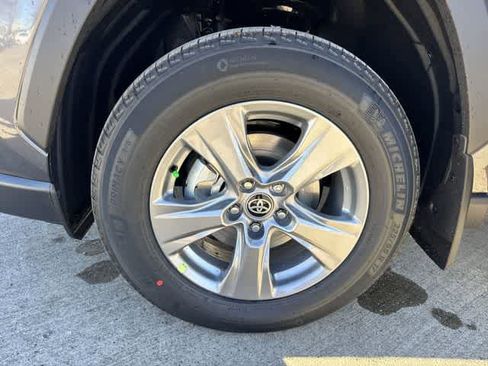 Used 2025 Toyota RAV4 XLE w/ Convenience Package image 11