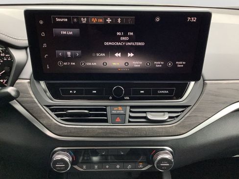 New 2025 Nissan Altima 2.5 SV w/ SV Premium Package image 17