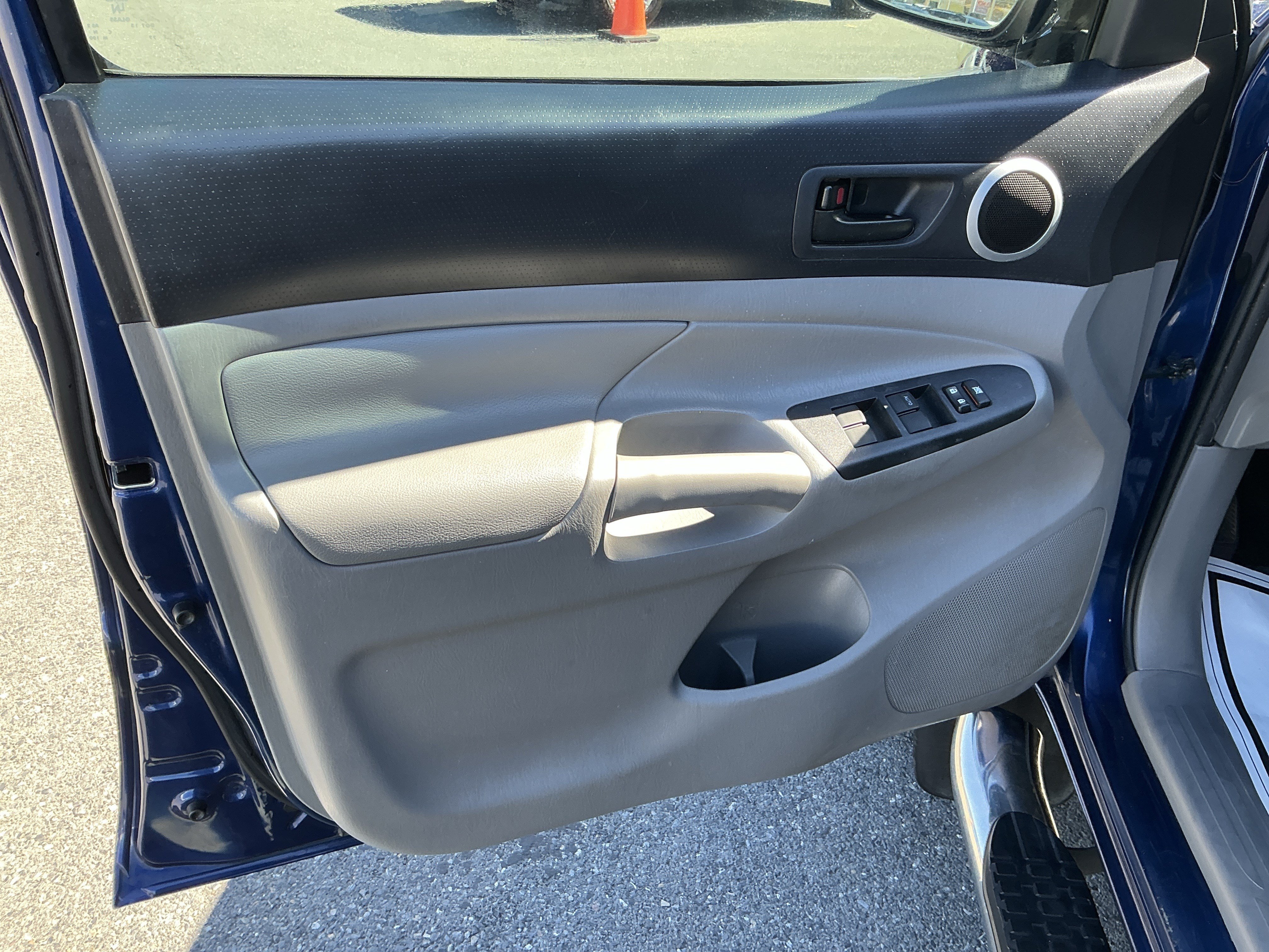 Used 2015 Toyota Tacoma 4x4 Double Cab image 13