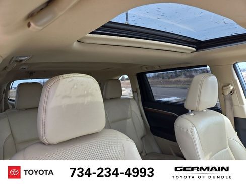 Used 2018 Toyota Highlander Limited image 17