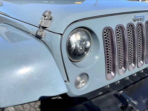 Used 2015 Jeep Wrangler Unlimited Sahara image 26