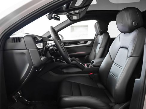 New 2026 Porsche Cayenne S image 5