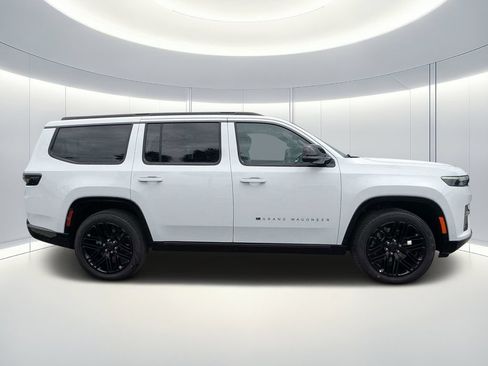 New 2026 Jeep Grand Wagoneer Limited AWD/4WD image 3