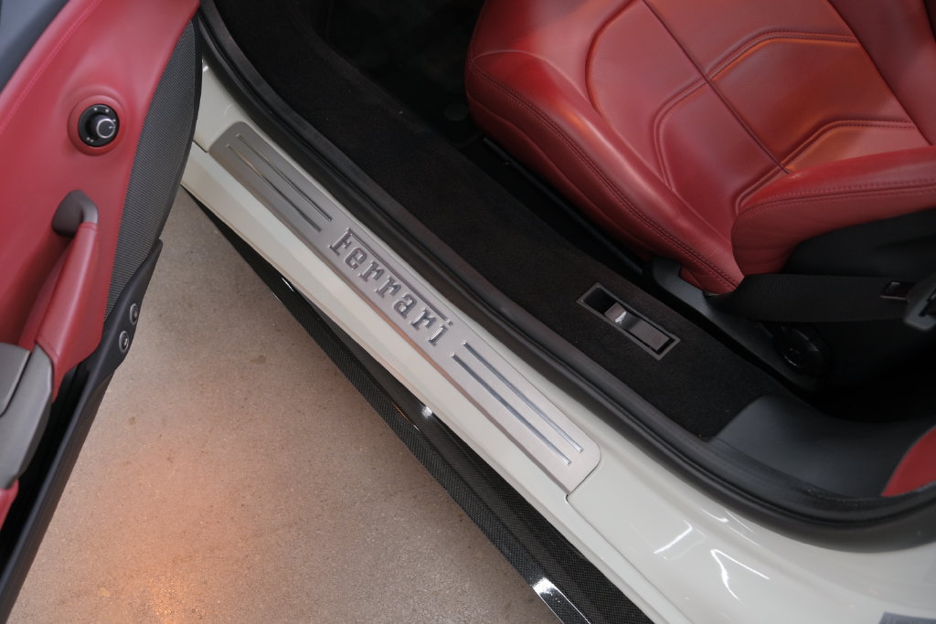 Used 2018 Ferrari 488 Spider RWD image 42