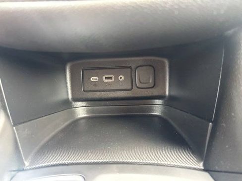 Used 2019 Chevrolet Equinox LT FWD image 28