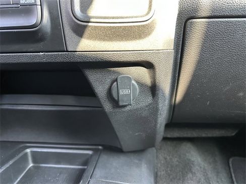 Used 2013 RAM 2500 Tradesman w/ Chrome Appearance Group image 17