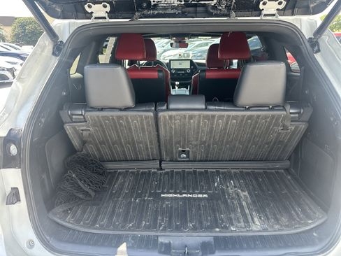 Used 2023 Toyota Highlander XSE AWD/4WD image 12