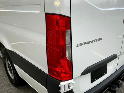 Used 2025 Mercedes-Benz Sprinter 2500 image 19